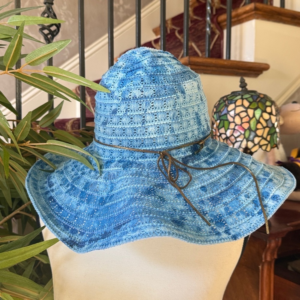 TART ladies, tie-dyed floppy hat very good condition - Picture 10 of 10